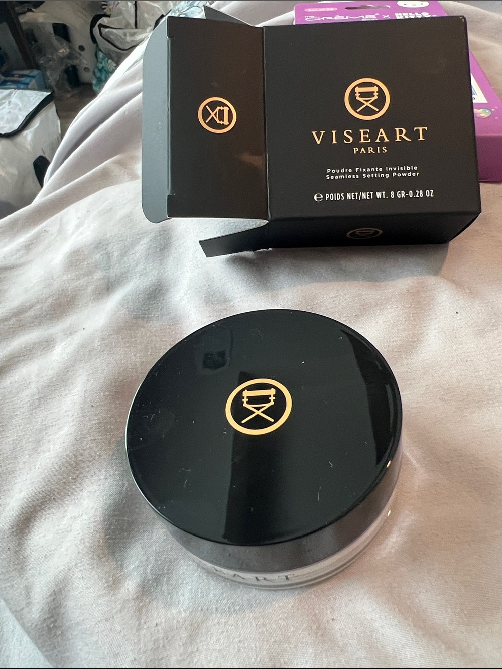 Viseart Seamless Setting Powder - Black and Gold Packaging